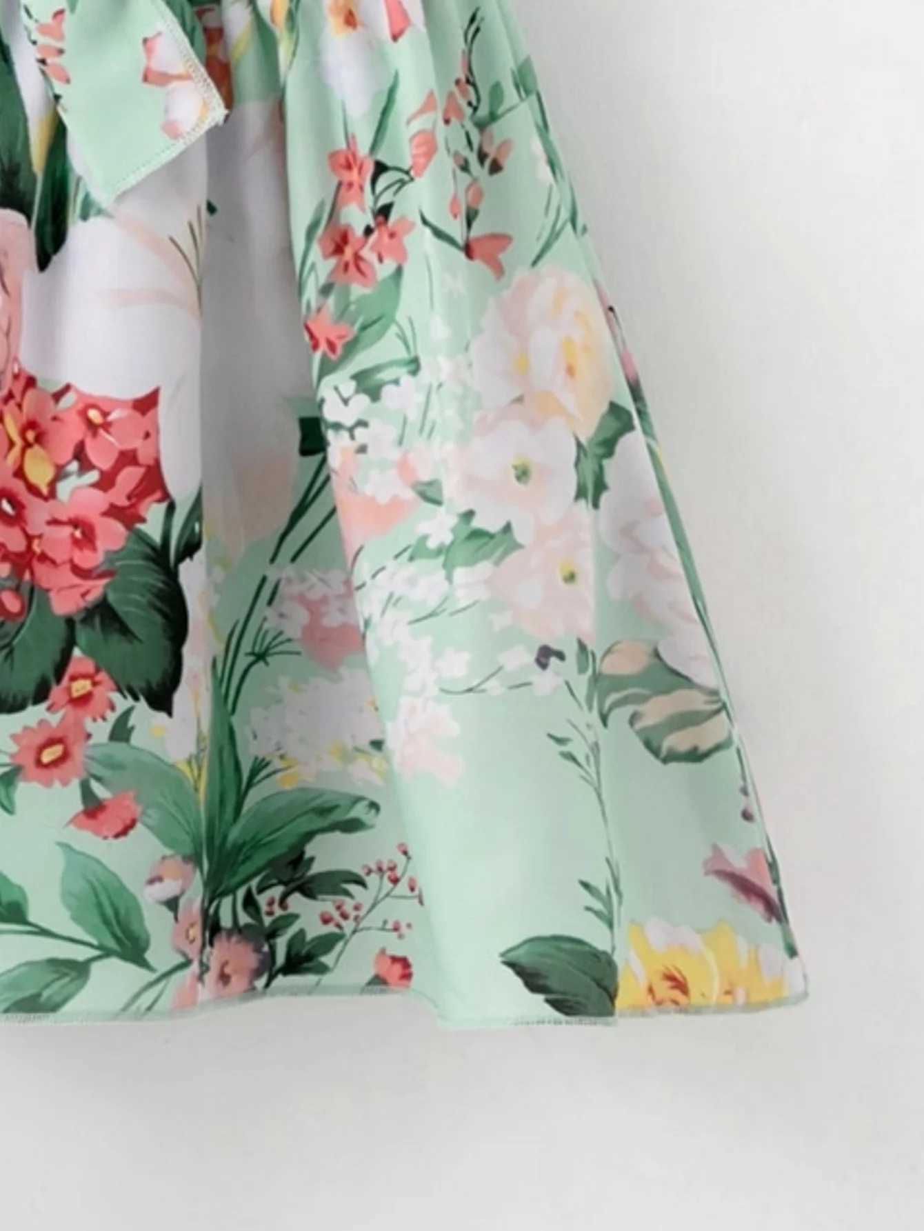 Fresh floral print sleeveless dress - a light summer choice X250528