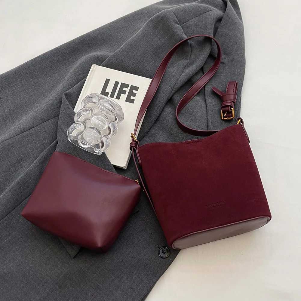 Women Retro Niche Design Suede Bag Large Capacity Totes Handbag Vintage Crossbody Satchel Bag Faux Suede Shoulder Bag Y250528