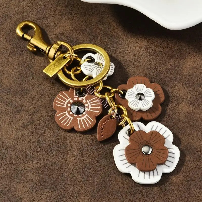 Stylish Leather Flower Keychain Bag Pendant Car Keyring Charm Unique Hanging Pendant Present for Women 250527