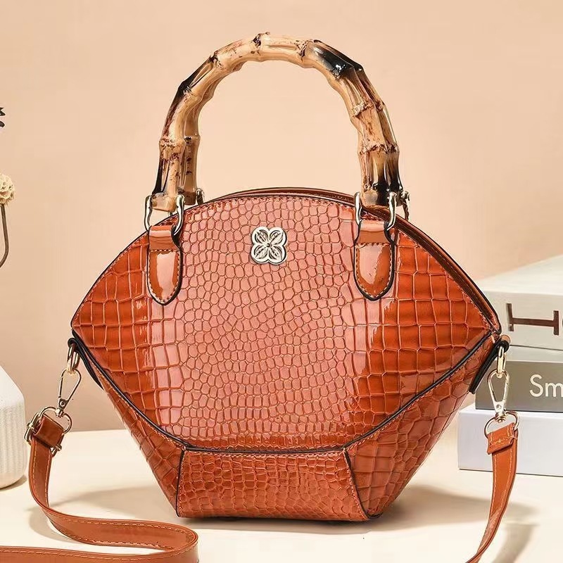 Top brand high-quality new free designer bag retro bamboo handbag new crocodile pattern creative shoulder bag crossbody bag new free designer bag