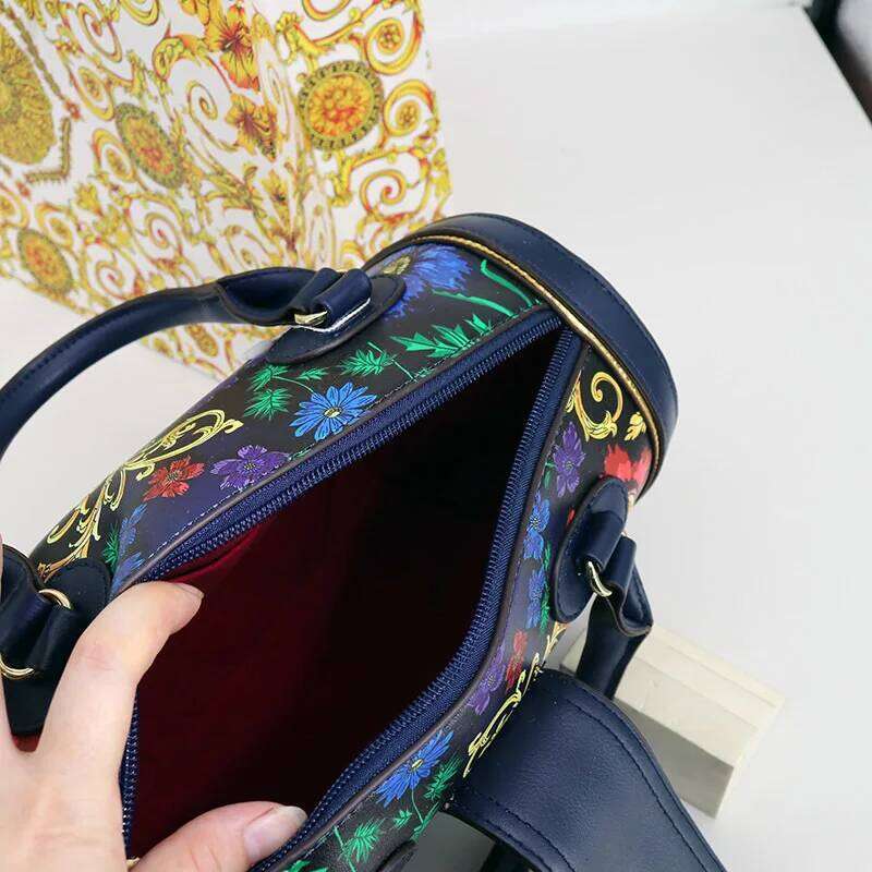 2025 Ladies Hand Classic Geometric Pattern Large-Capacity Pillow Handbags Women's Totes Microfiber Messenger Shoulder Bag