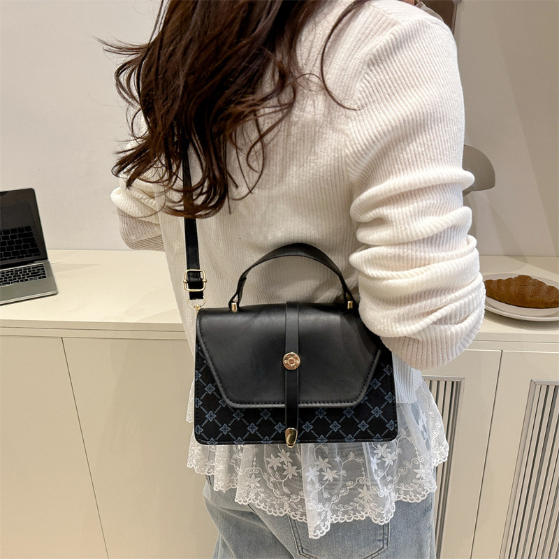 Luxury Brand Designer Bag Single Shoulder Crossbody Small Square 2025 New Product Simple Temperament Splicing Large Capacity Casual Popular Hand-Held 