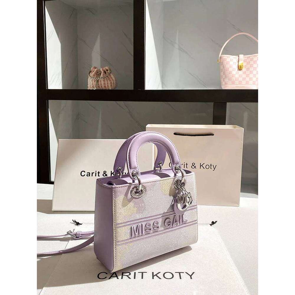 Girls Sweet Popular Handheld Square Bag With Contrast Color Delicate Pendant New Fashion And Handbag For Party