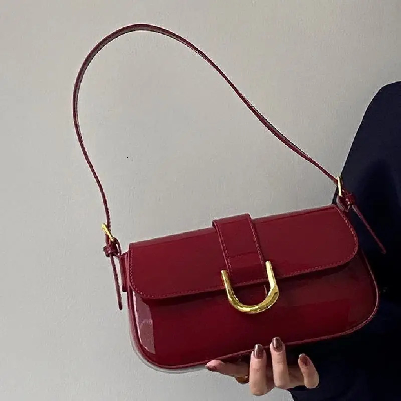 Retro Patent Leather Shoulder Bag For Women Flap Crossbody Bag Solid Color Underarm Bag Red Crossbody Bag Lady Handbag 250527