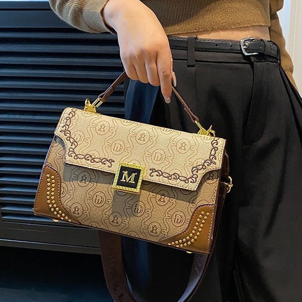Luxury Brand Designer Bag This Year's Popular For Women 2025 New Printed Letter Light Luxury Single Shoulder Crossbody Small Square Bag