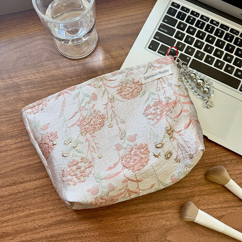 New Embossed Flower High-Quality Makeup Large Capacity Portable Clutch Women's Inner Liner Bag for Travel and Outings