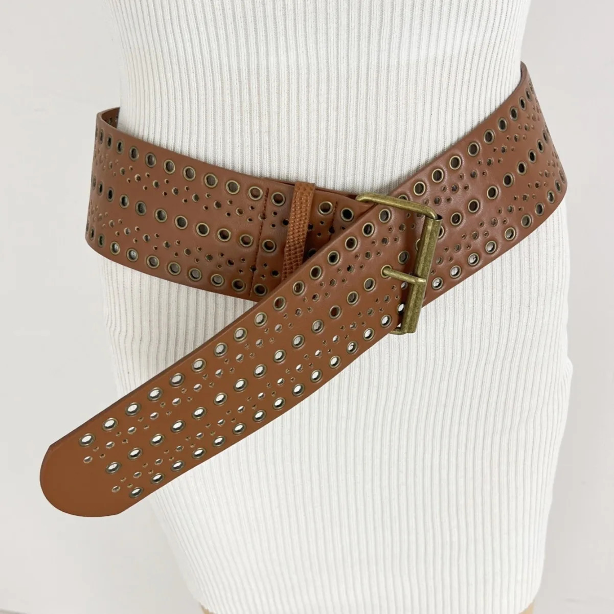 Rivet Gas Eye Hollow Wide Belt Punk Style European and American Spice Girls Heavy Industry Hip Hop Gas Eye Wide Belt 250520