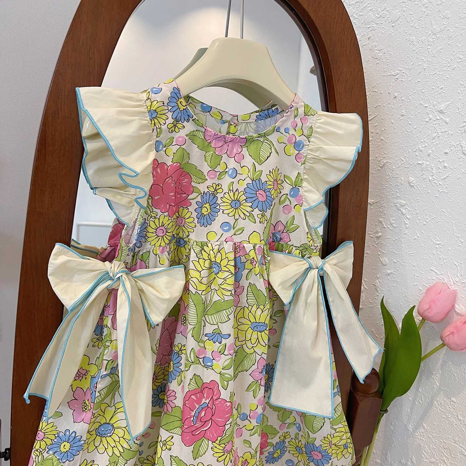 Humor Bear Girls New Little Fresh Retro Print Flying Sleeve Bowtie Beautiful Princess Dress Childrens Casual Outfit X2505281