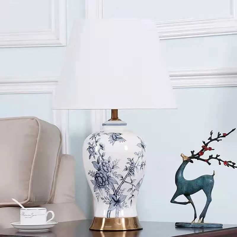Classical blue and white ceramic desk lamp Chinese living room study desk lamp master bedroom desk lamp W250528