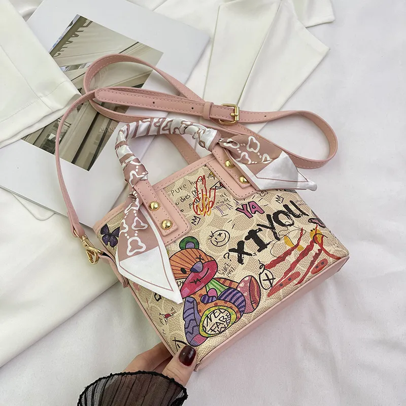 Shoulder Bag Crossbody se Designer New women's painted graffiti fashion hand basket artistic texture crossbody bag 2025 Free shipping