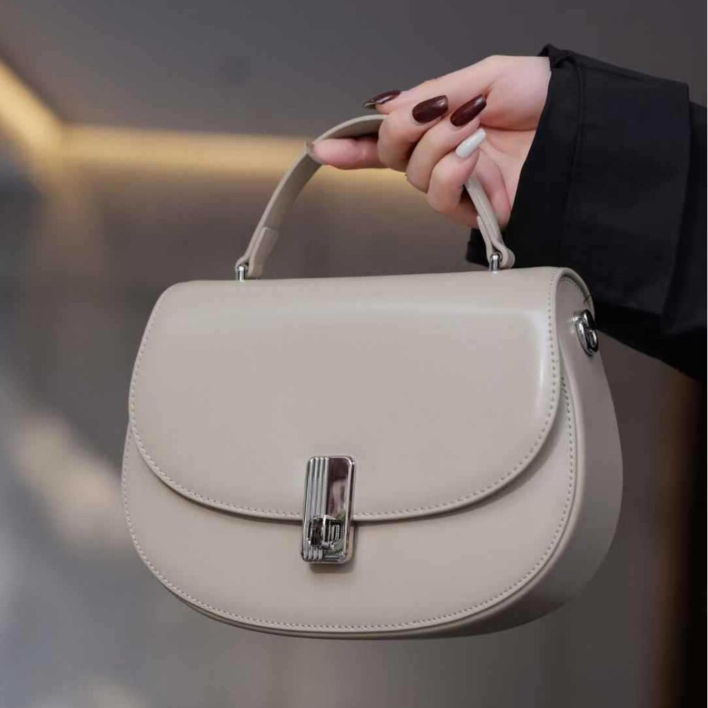 Top Brand Quality New Style Design High-End Leather Saddle Bag Simple Fashion Versatile Bag Elegant Shoulder Crossbody Bag Trendy New Free Delivery De