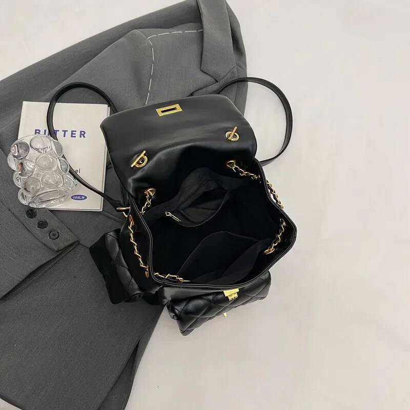 Korean Fashion Simple Personality Small Fragrance Style Rhombus Backpack Spring Hot Sale Of The Season New Travel Versatile Wome