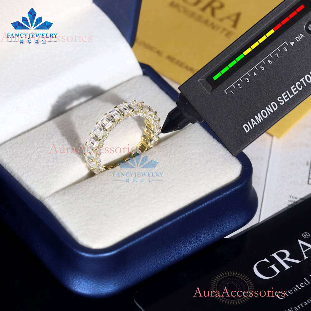 Factory Price Sier Stackable 3x4mm Emerald and 5CT 9x11mm Radiant Cut Moissanite Ring Set for Engagement