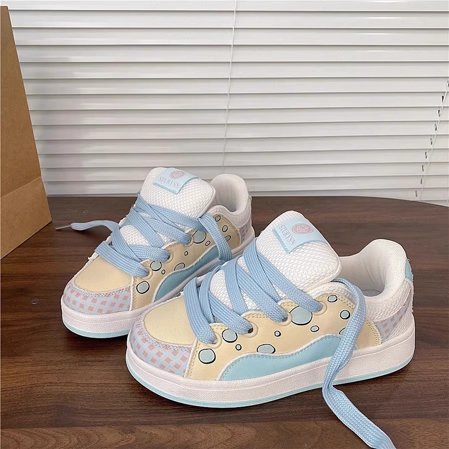 2025 Designer casual shoes Niche Cute Bubble Moon Bread Shoes INS 2025 Spring and Autumn New Versatile Sports Casual Sneakers