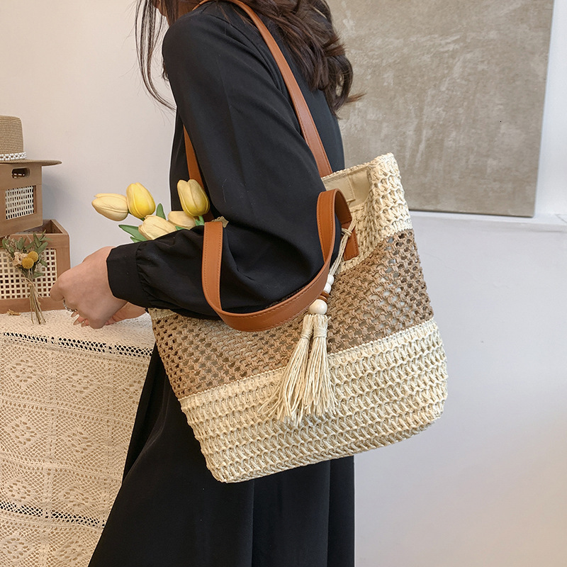 Luxury Brand Designer Bag New Fashion Beach Handheld Single Shoulder Straw Woven Tote Personalized Backpack Simple Women's Bag