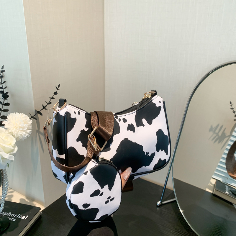 2025 New fashionable avant-garde women's niche design bag, summer popular new single shoulder underarm bag, classic leopard print designer single