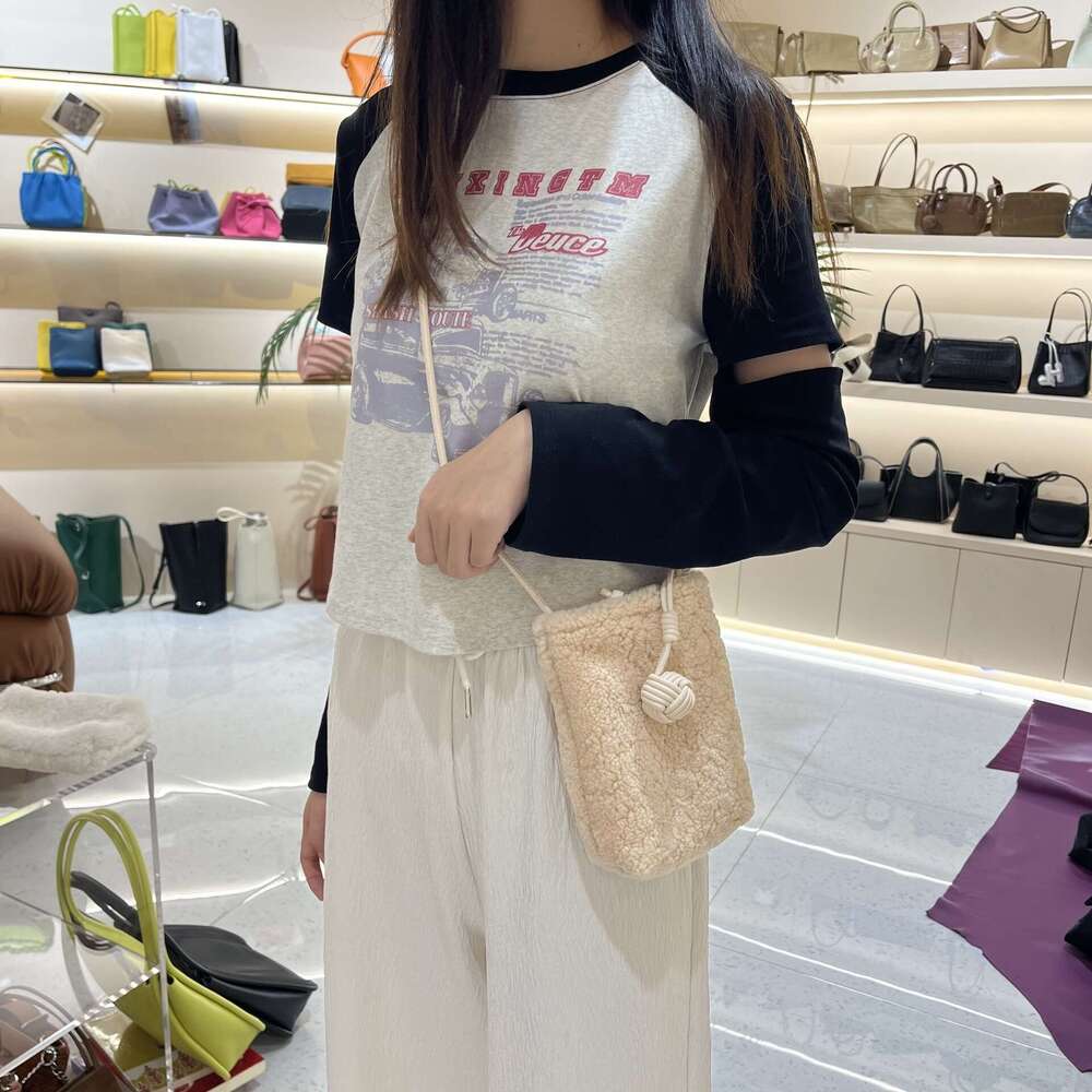 Phone for Women 2023 New Crossbody High-end Niche Christmas Plush Fashion Genuine Leather Shoulder Bag