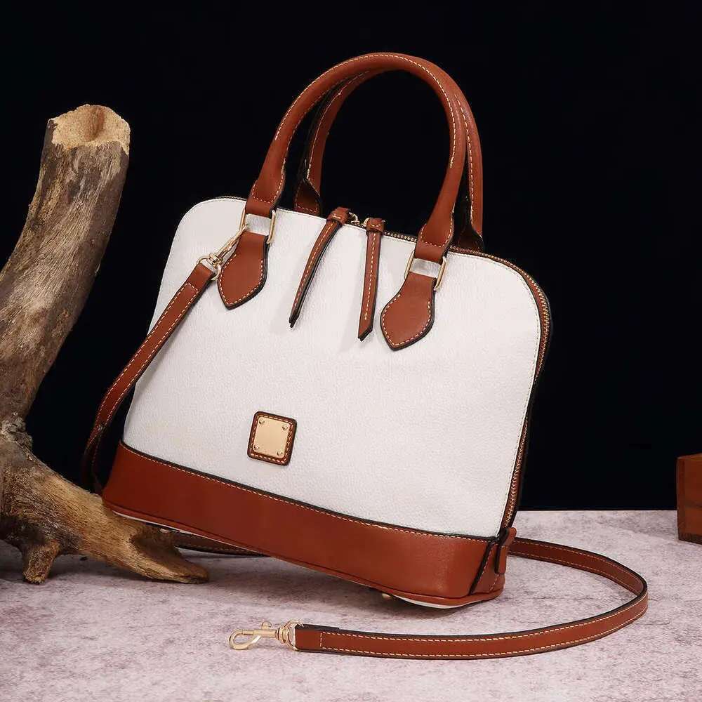 Chain crossbody handbag, women's color blocked styling bag, lychee patterned PU leather, fashionable
