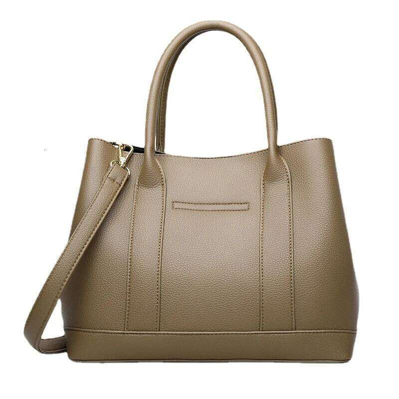 Women's New Korean Edition Boutique Designer Fashion Commuter Large Capacity Crossbody Handheld Bag
