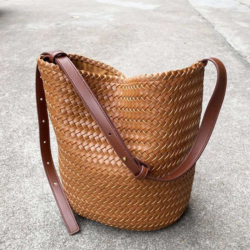 England Style Handwoven Bucket Bags For Women Designer Handbags Purses 2025 New In PU Cross Woven Small Underarm Shoulder