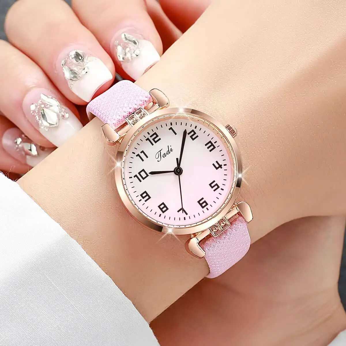 2/3/4/5/6PCS Fashion Women Multicolor Watches Set Simple Small Dial Leather Strap Quartz Watch For Ladies ClockWithout Box XJ250527