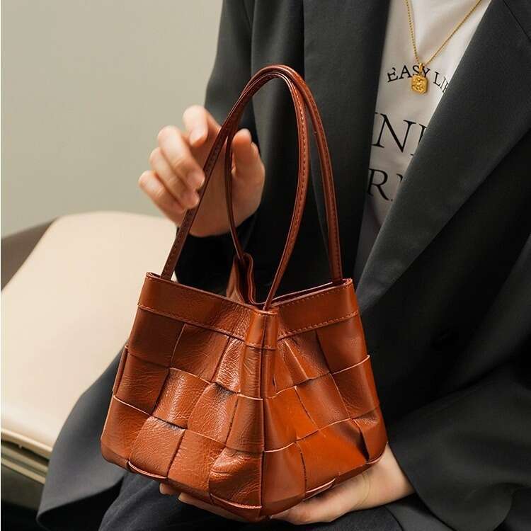 2023 New Niche Genuine Leather Woven for Women Simple Crossbody High-end Handbag Small Square Underarm Shoulder Bag