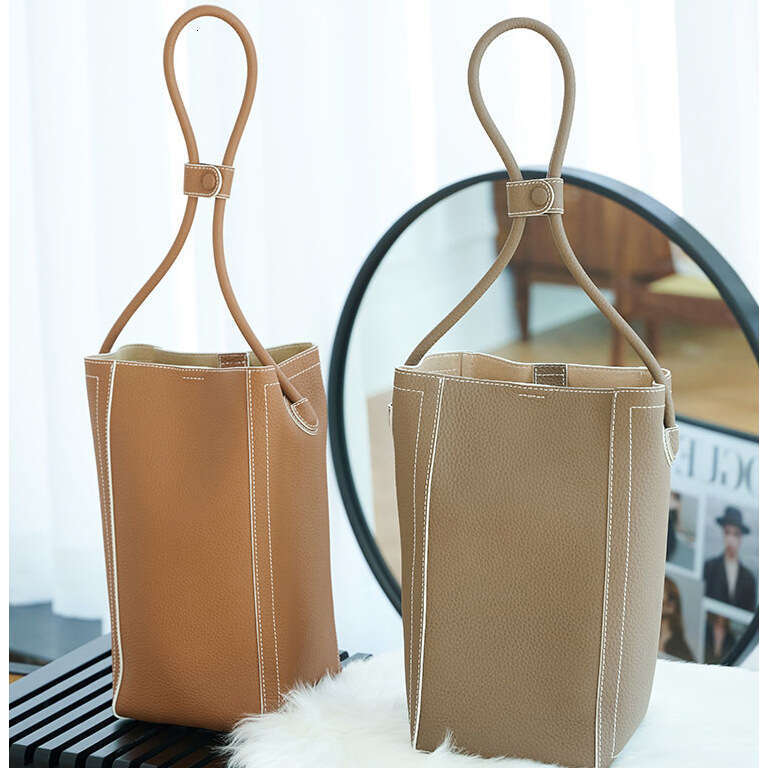 2023 New Korean Style Niche Women's Fashion High-end Underarm Simple Single Shoulder Large Capacity Bucket Bag