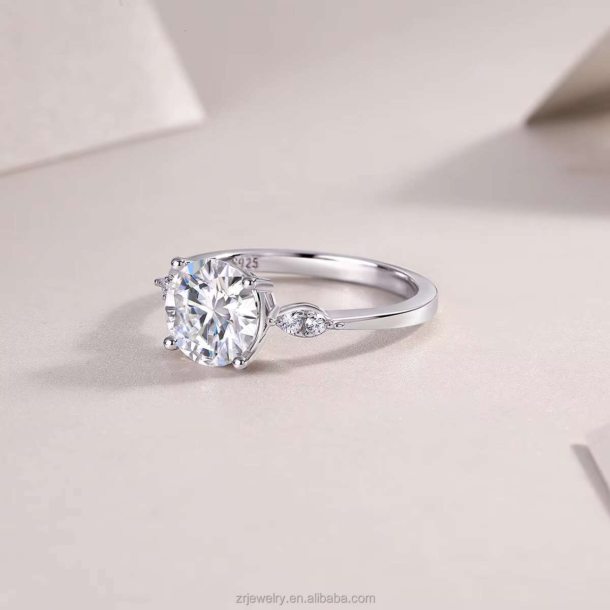 Hot Selling 18K Gold Plated 925 Sterling Silver Womens Engagement Wedding 2CT VVS Oval Moissanite Ring