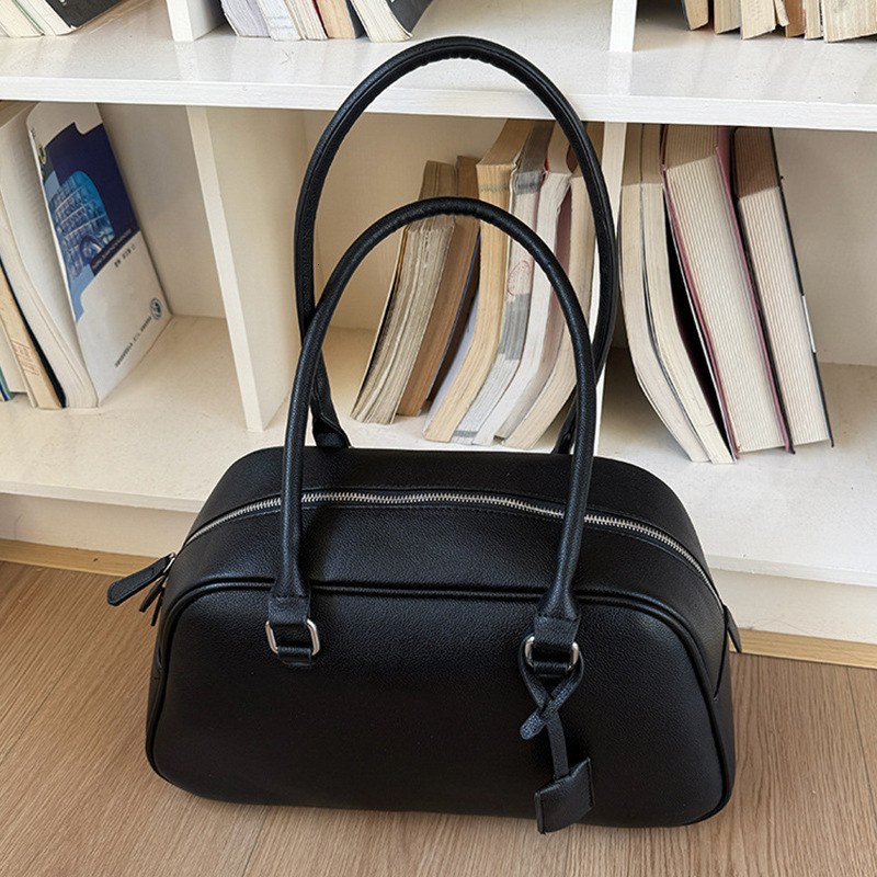 2025 new niche bowling women's spring new casual designer multifunctional handbag commuting armpit shoulder bag