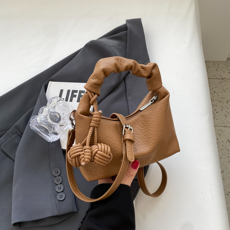 2025 popular women's armpit autumn and winter new fashionable handbag designer multifunctional single shoulder dumpling bag crossbody bag