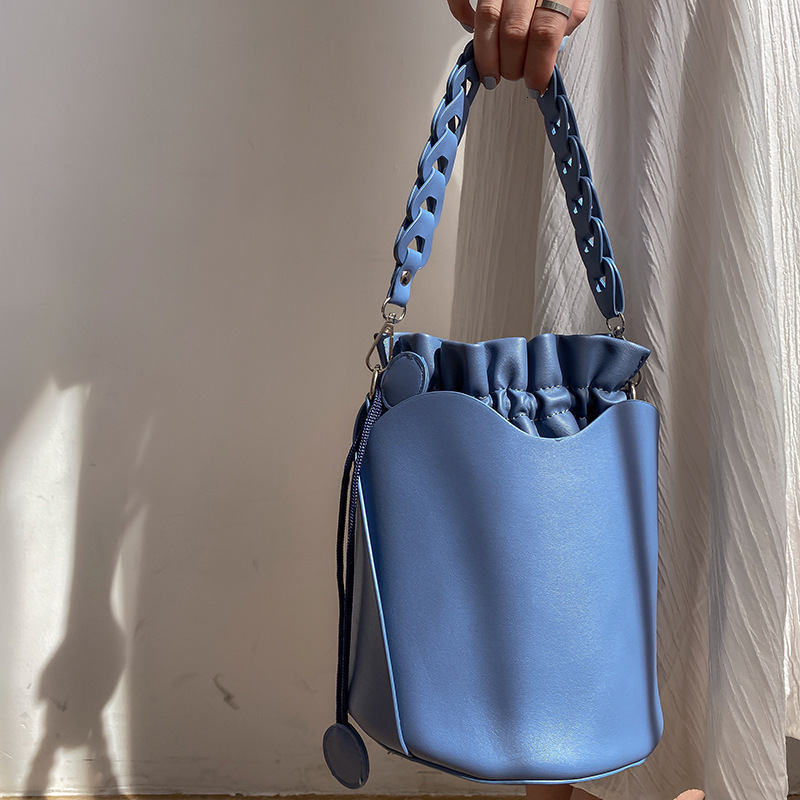 New niche women's bag fairy bucket fashionable single shoulder women's crossbody popular trend crossbody bag solid color designer versatile 