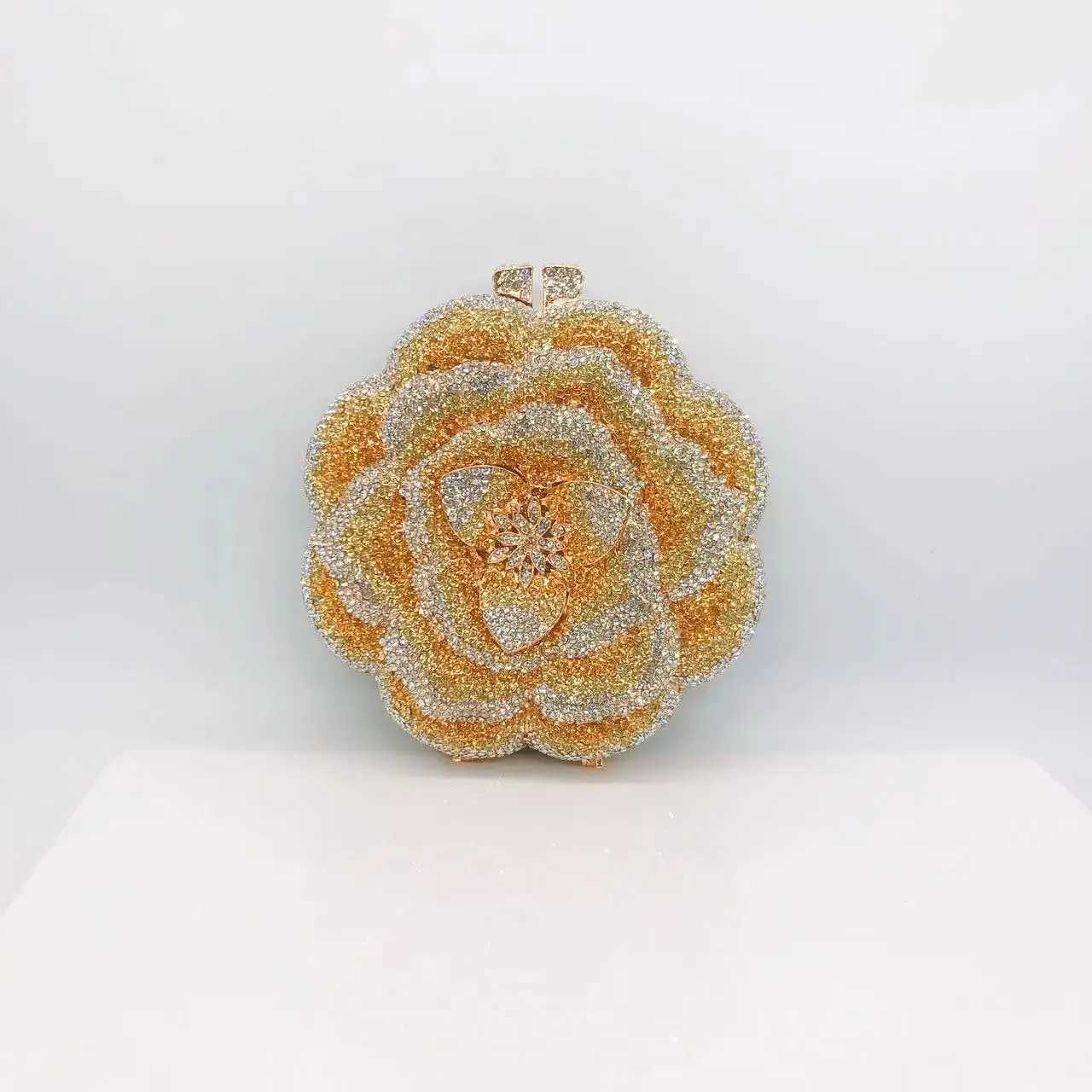 Celebrity High Luxury Handmade Diamond Embedding Exquisite 3D Flower Bag Elegant Banquet Wedding Party Rose Bag M250528