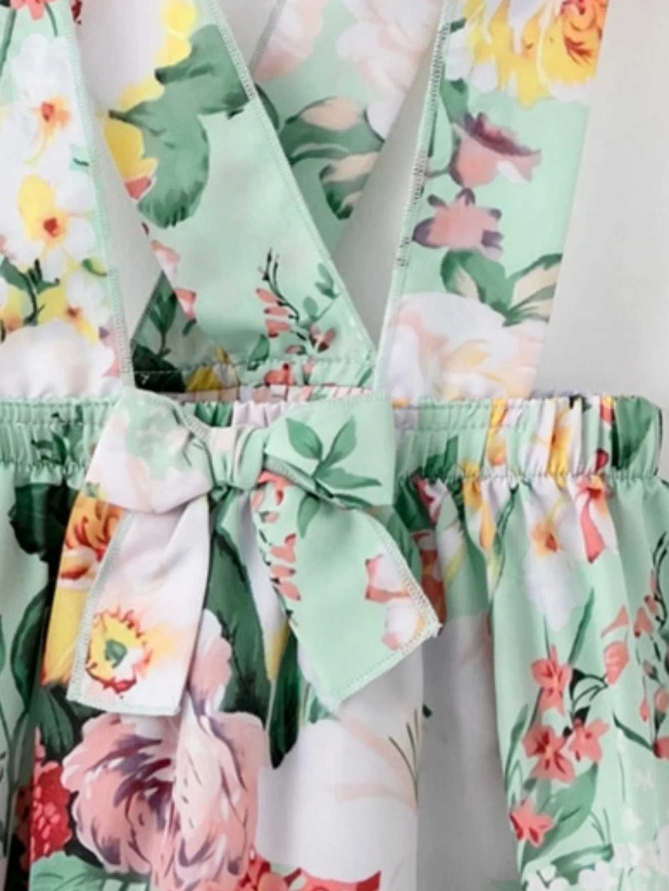 Fresh floral print sleeveless dress - a light summer choice X250528