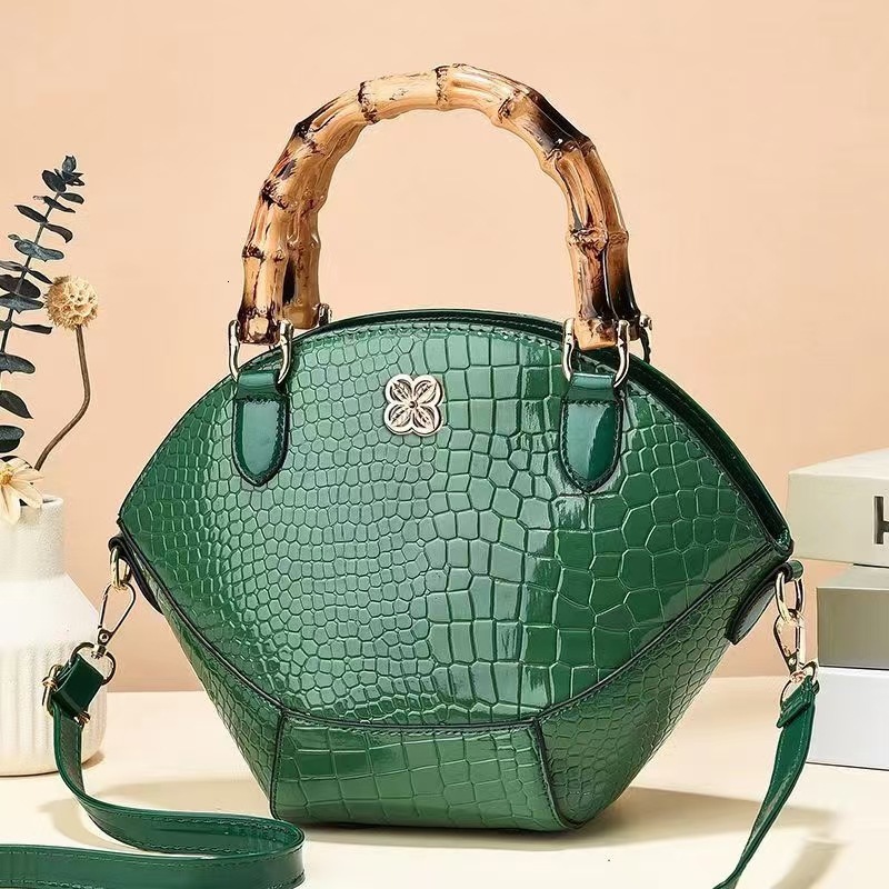 Top brand high-quality new free designer bag retro bamboo handbag new crocodile pattern creative shoulder bag crossbody bag new free designer bag