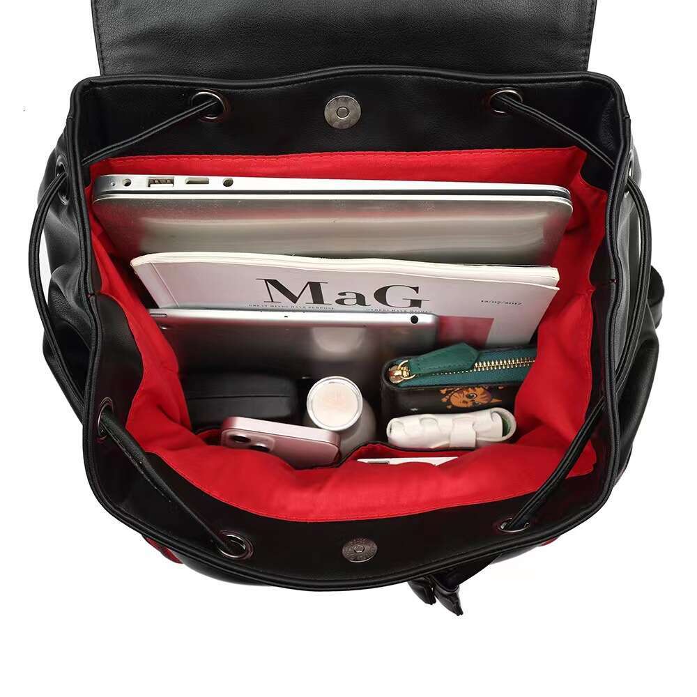 Fashion Spring New Large Capacity Soft Leather Studded Bag Casual Versatile Backpack