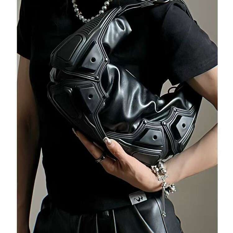 Women's handbag Niche Design Fashion Dark Trendy Hot Girl Functional Unisex Underarm Crescent Crossbody Bag