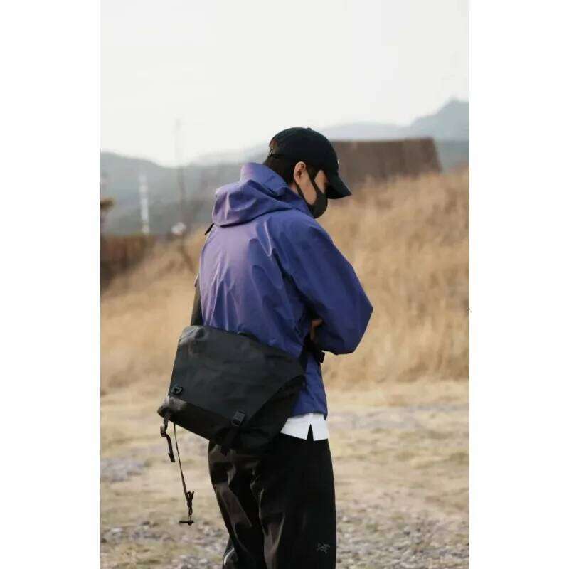 Stylish Multi-functional Flip Cover One-Shoulder Crossbody Bag Big Capacity Backpack Storage Pouch