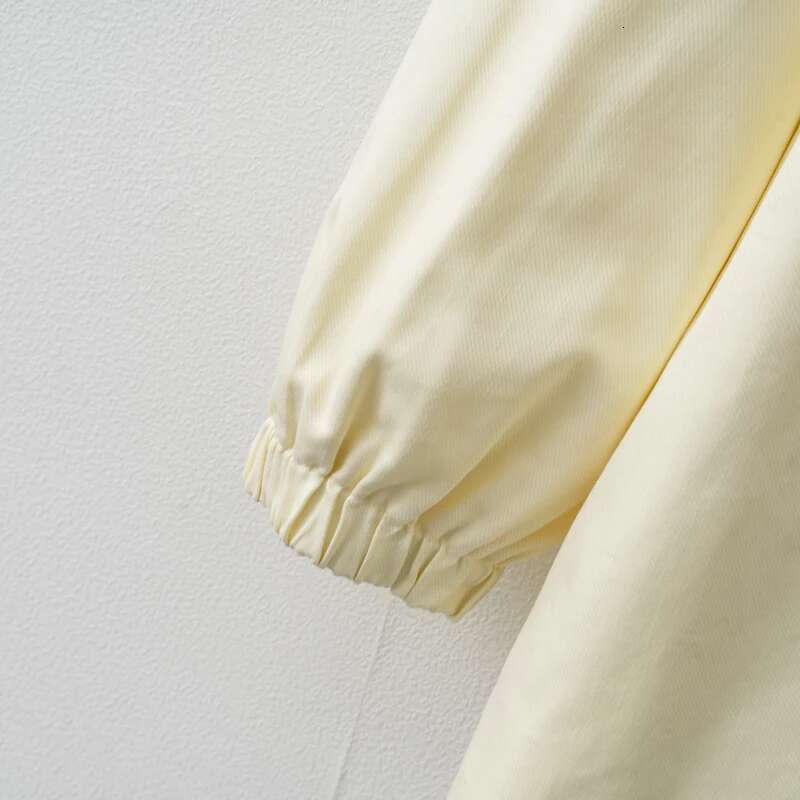2025 Women Spring / Autumn Light Yellow Adjustable waist Zip Jacket