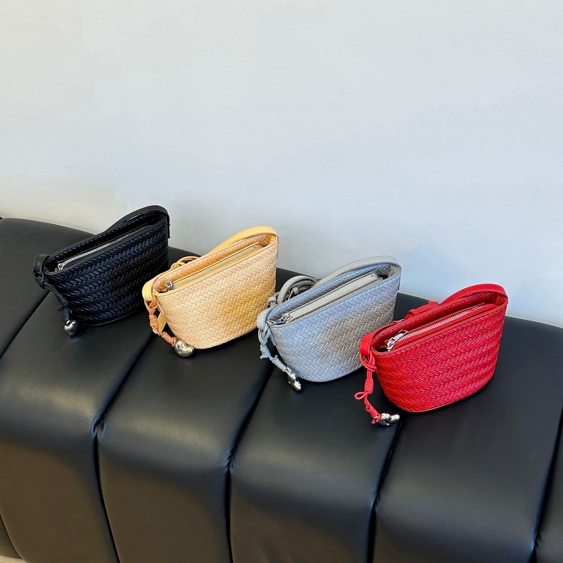 Luxury Brand Designer Bag Knitted Tote For Women 2025 New Large Capacity Commuter Single Underarm Cross Shoulder Handheld Bucket Bag