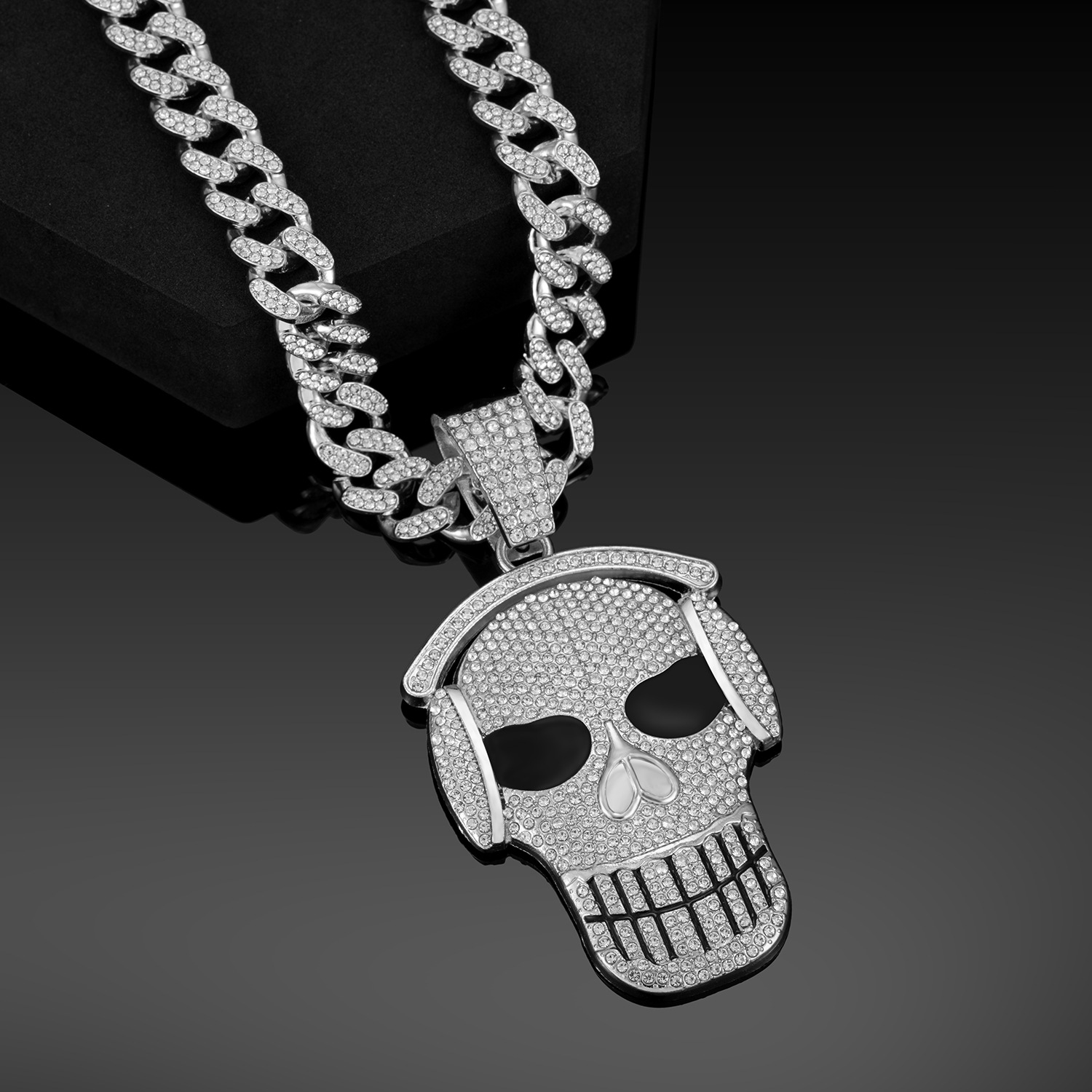Elegant Cuban Style Necklace Featuring Superior Crafted Links