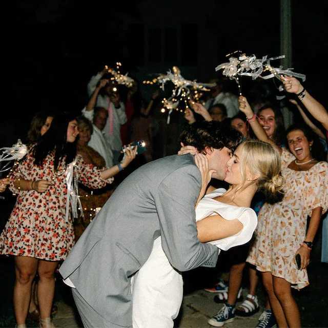 20-60PCS Light Up Wedding Sparklers LED Wedding Wands Streamers Silk Fairy Wands with Bells for Birthday Concert New Year Raves W250528