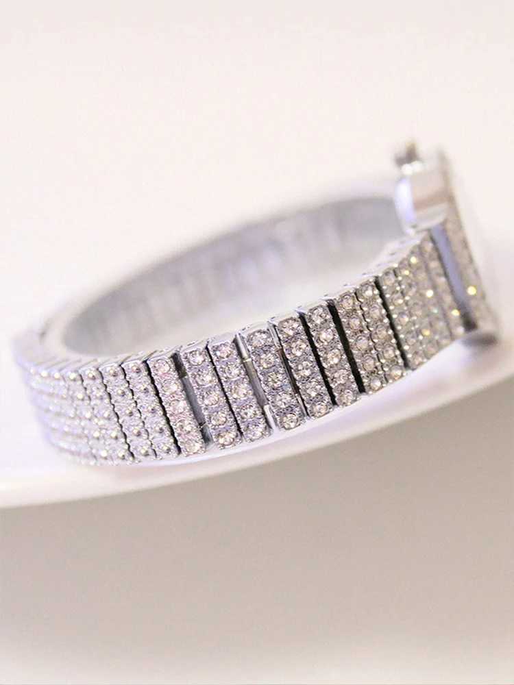 3pcs All Diamond Fashion Diamond Inlaid Womens Watch Quartz Watch Bracelet Style Watch with Bracelet Set XJ250527