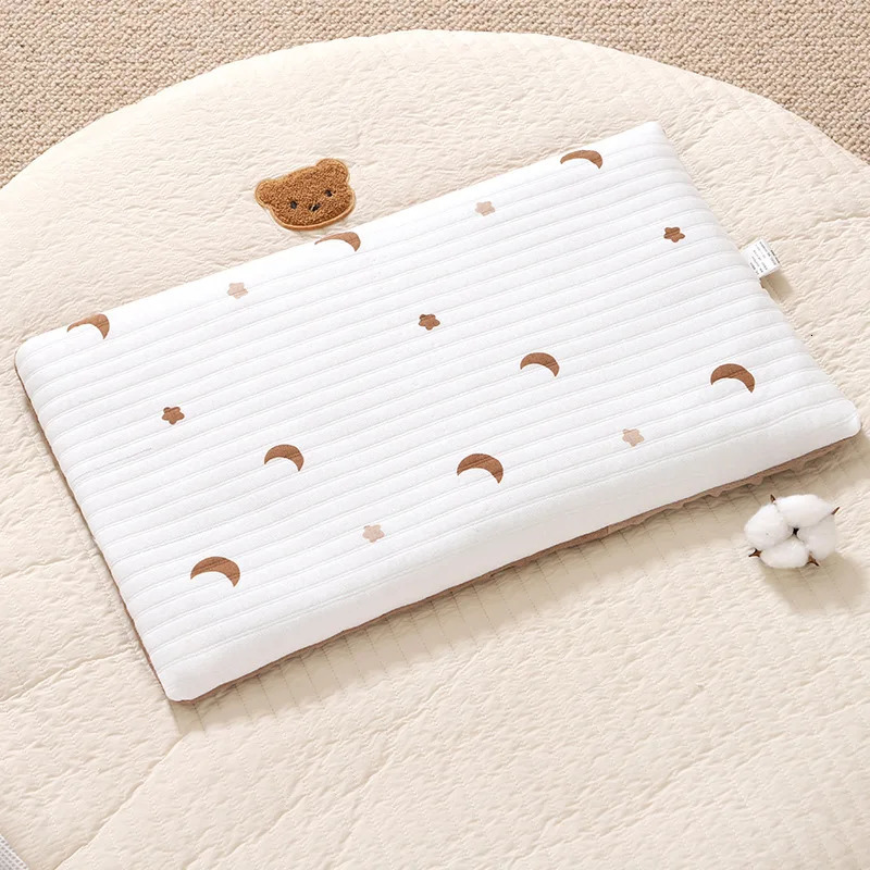 Baby Pillow Baby Head Support Buckwheat Shell Pillow Cartoon Pattern Baby Flat Pillow Suitable for Babies Aged One to Six Months 250527