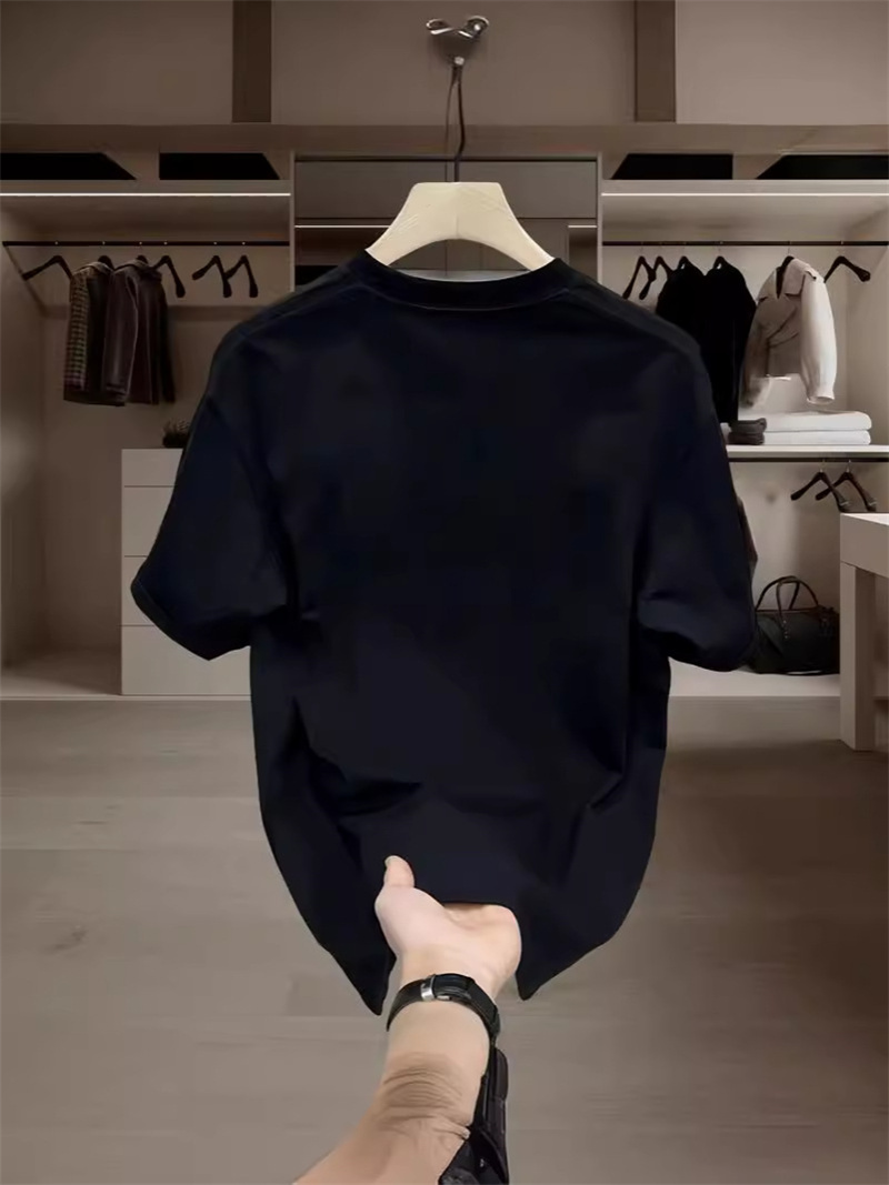 Free shipping designer T-shirt 2025 new fashion casual high-end texture painted print round neck short sleeved mens womens