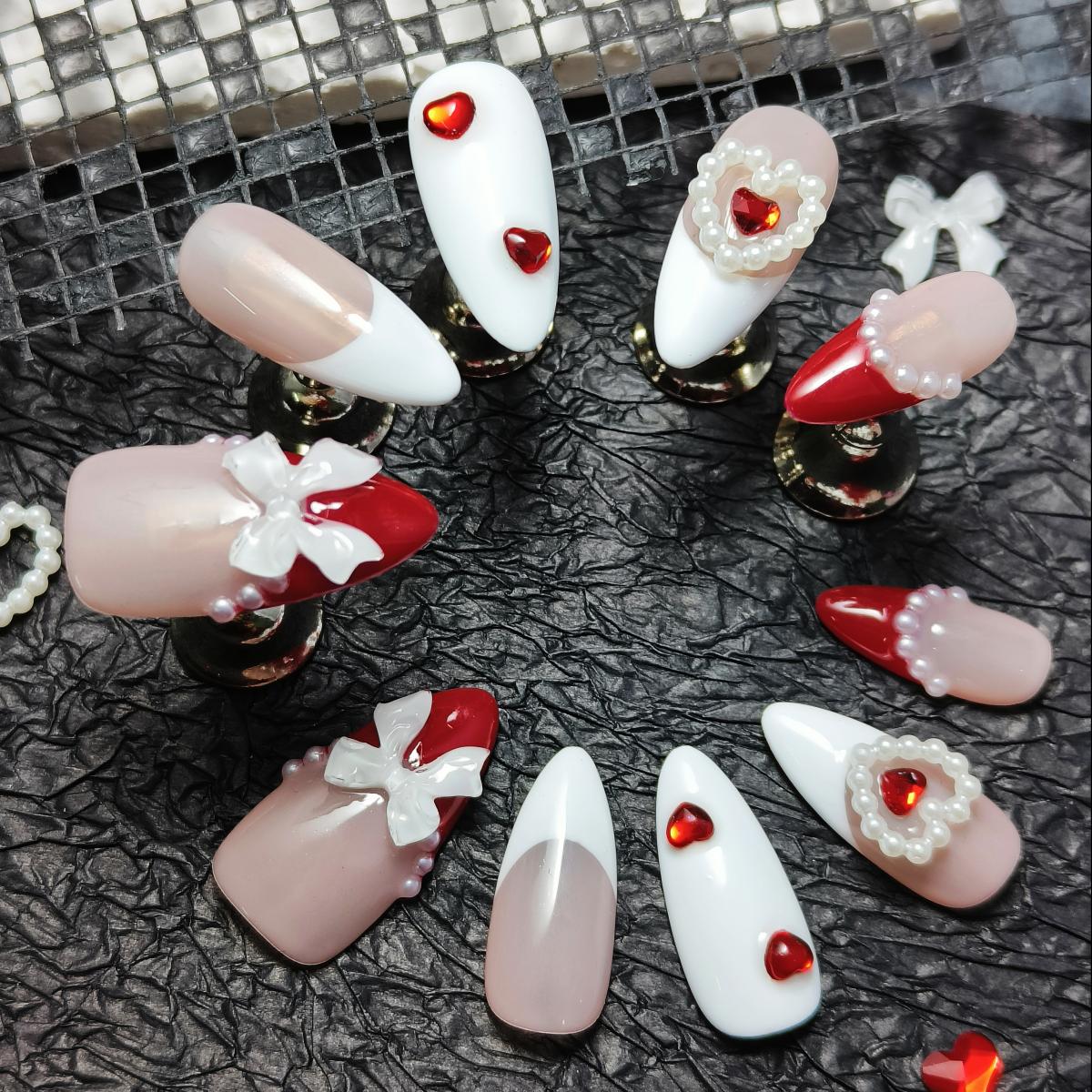 10pcs Valentine's Day Handmade Press-on nail Medium Almond Nail French Tip Bow Fake nails Sweet Love Diamond Finished nail stickers Reusable