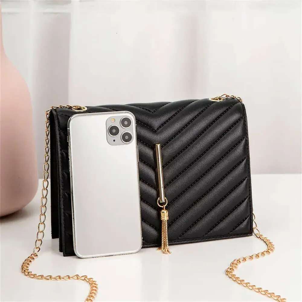 Fashion Tassel Flap Crossbody Bags V Pattern Mini Chain Shoulder for Women Pu Leather White/Black Casual Travel Square Bag