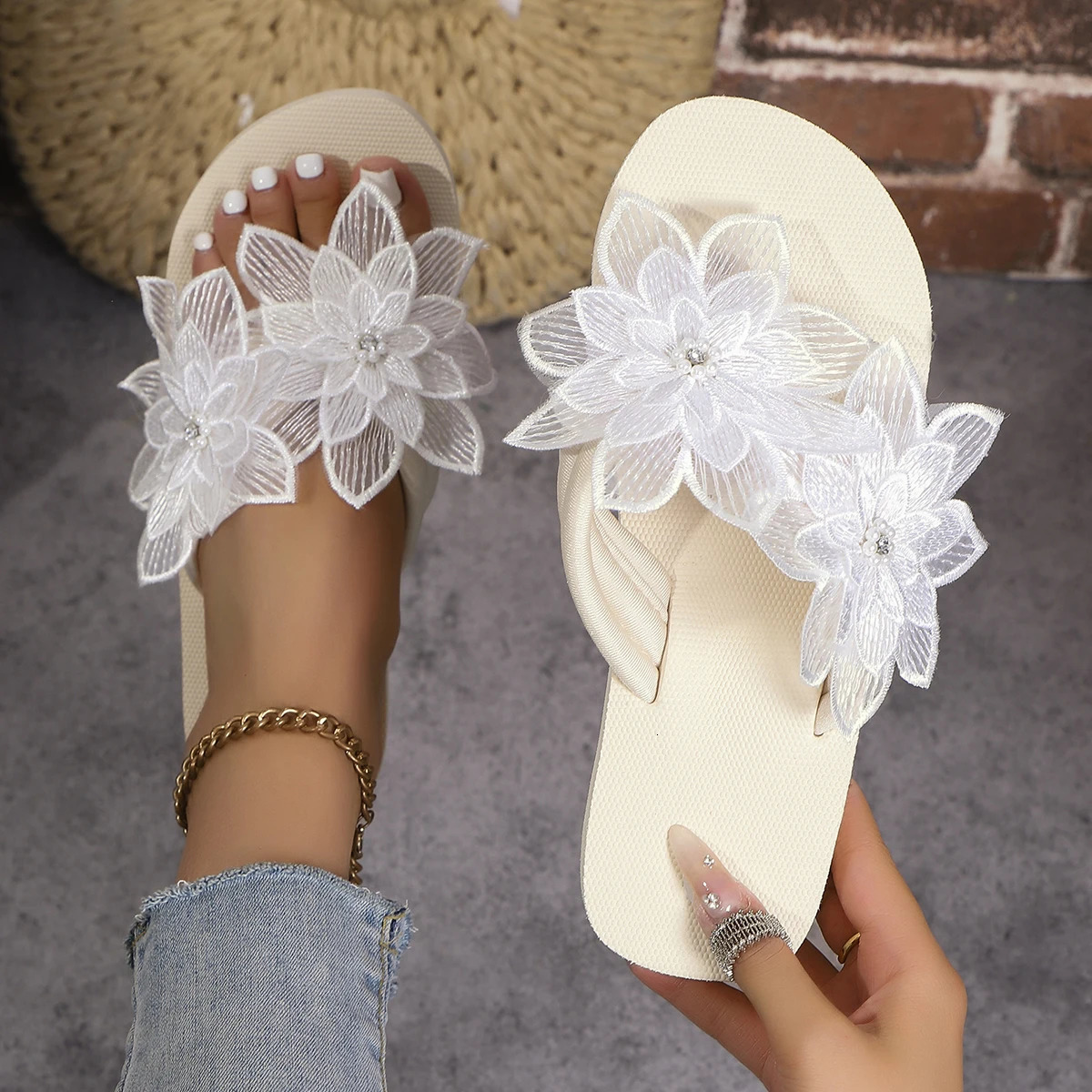 Flower Decor Wedge Flip Flops Women 2025 Summer Clip Toe Beach Slippers Woman Lightweight Non Slip Platform Sandals Slides Mujer 250528