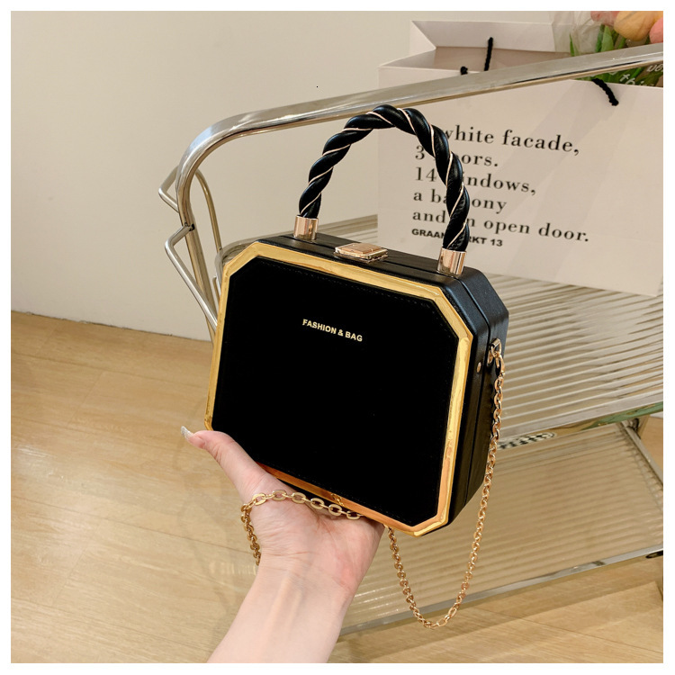 Top quality Brand High Quality New Style High-End Handbag Women 2024 Autumn Light Versatile Box Bag Fashion Chain Crossbody Bag Trend New Free Deliver