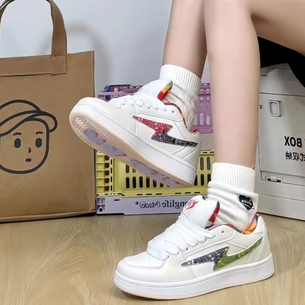 2025 Designer casual shoes Lightning Cashew Flower Mixed Sneakers Women Niche Casual Trendy Ultra-light Women's Shoes