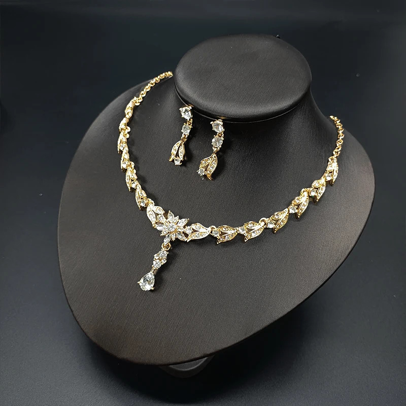 Elegant Zirconia Leaf Jewelry Set Bride Accessories Banquet Ceremony Gifts Womens Versatile Necklaces Earrings Set 250527